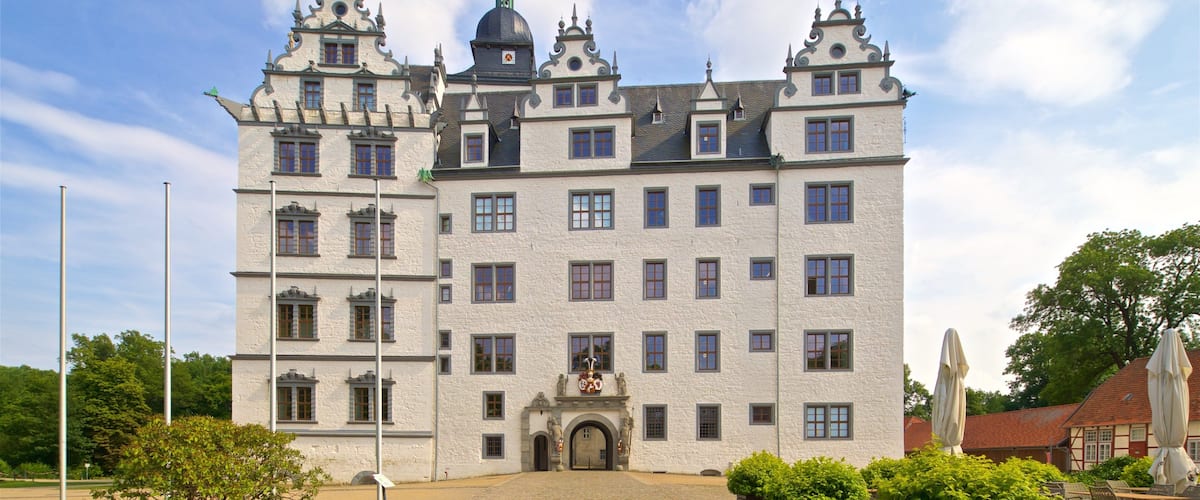 Schloss Wolfsburg fasiliteter samt historisk arkitektur