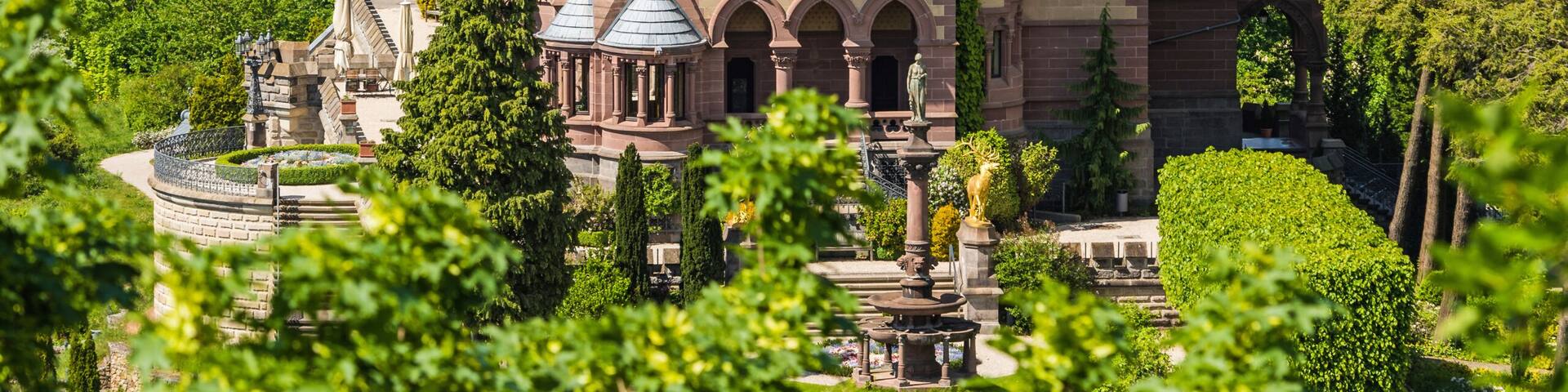 Drachenburg bei Bonn im Frühling; Siebengebirge; Deutschland