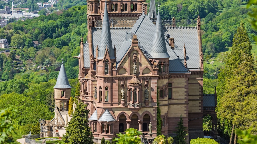 Drachenburg bei Bonn im Frühling; Siebengebirge; Deutschland