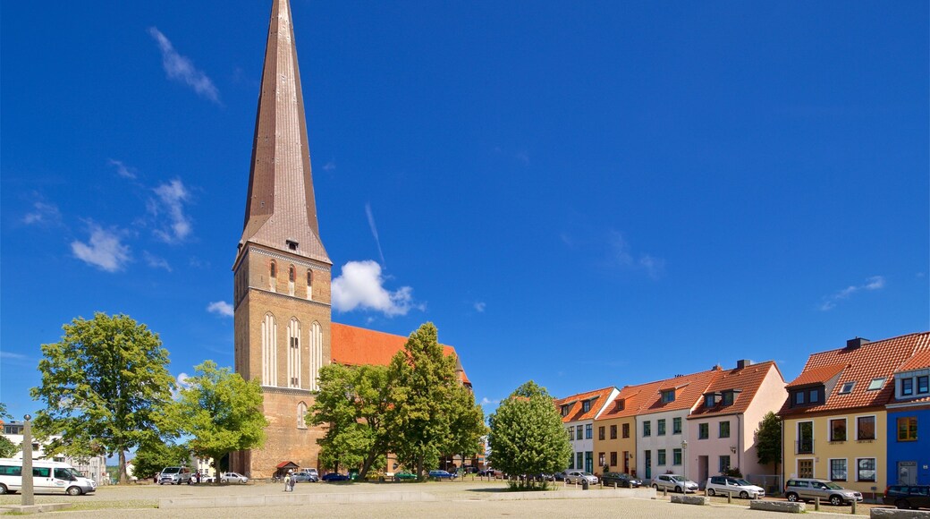 Petrikirche featuring heritage architecture and a square or plaza