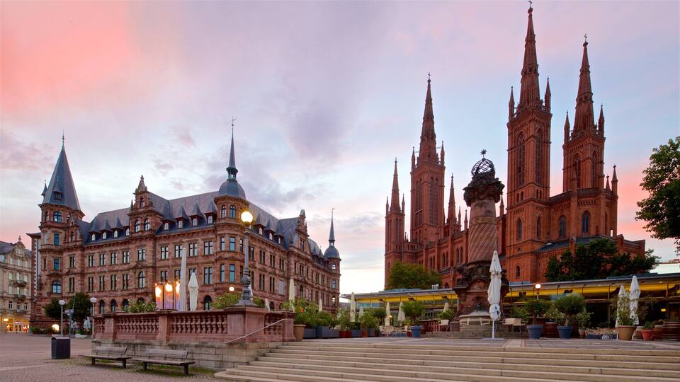 Marktbrunnen showing a church or cathedral, a sunset and heritage architecture