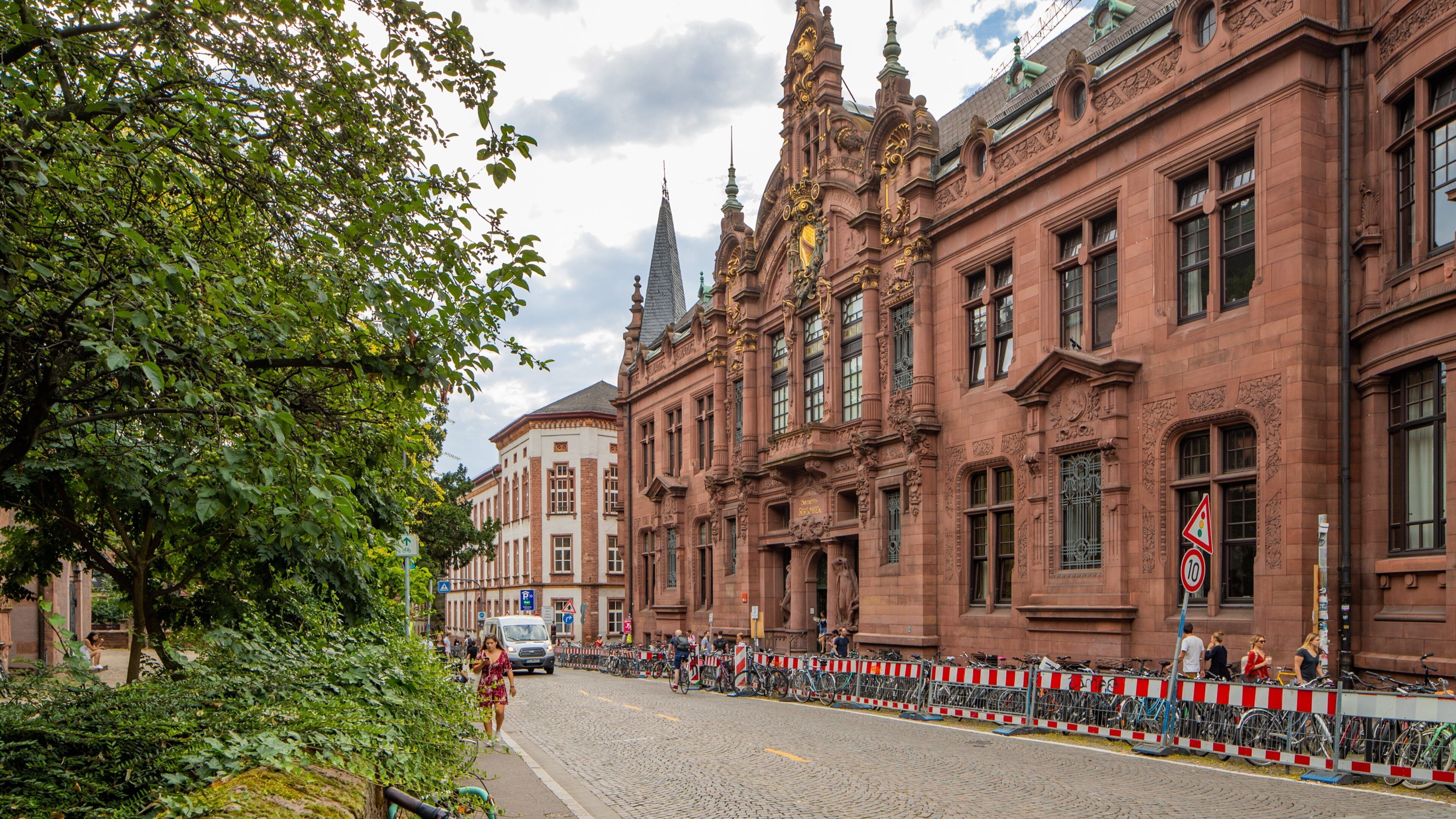 Universitätsbibliothek which includes a city and heritage architecture