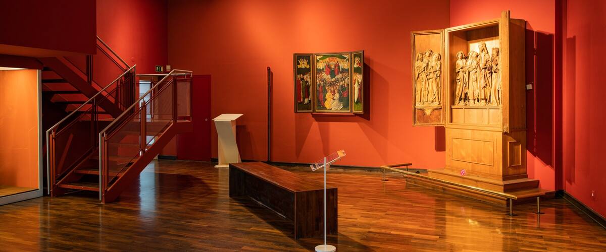 Kurpfälzisches Museum featuring interior views and art