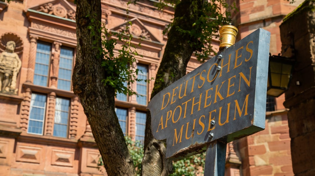 Deutsches Apotheken-Museum featuring signage