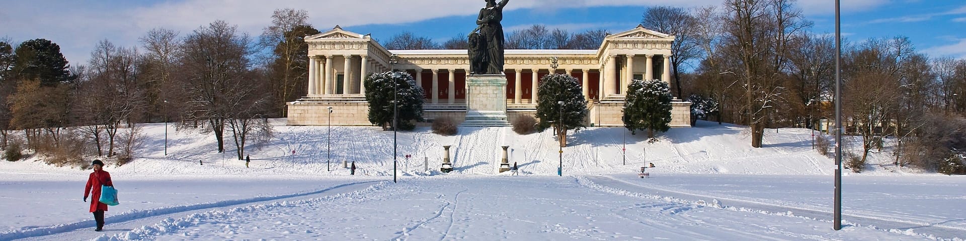 Ruhmeshalle showing snow, heritage architecture and a statue or sculpture