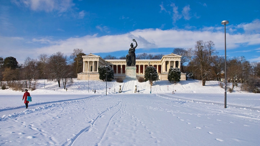 Ruhmeshalle showing snow, heritage architecture and a statue or sculpture
