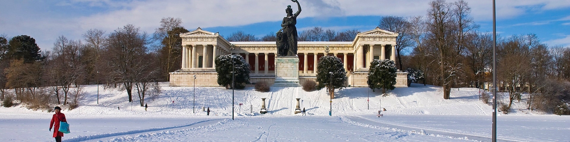 Ruhmeshalle showing snow, heritage architecture and a statue or sculpture
