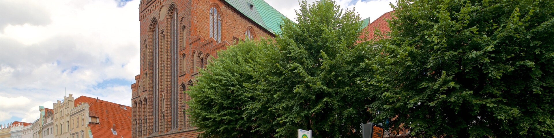 St. Catherine\'s Church featuring a church or cathedral, street scenes and heritage architecture