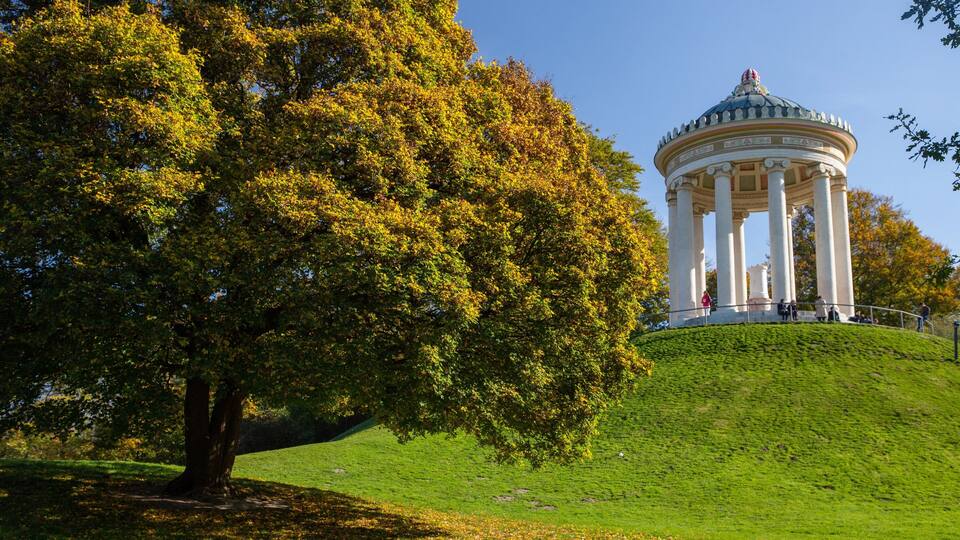 Monopteros featuring a park and heritage elements