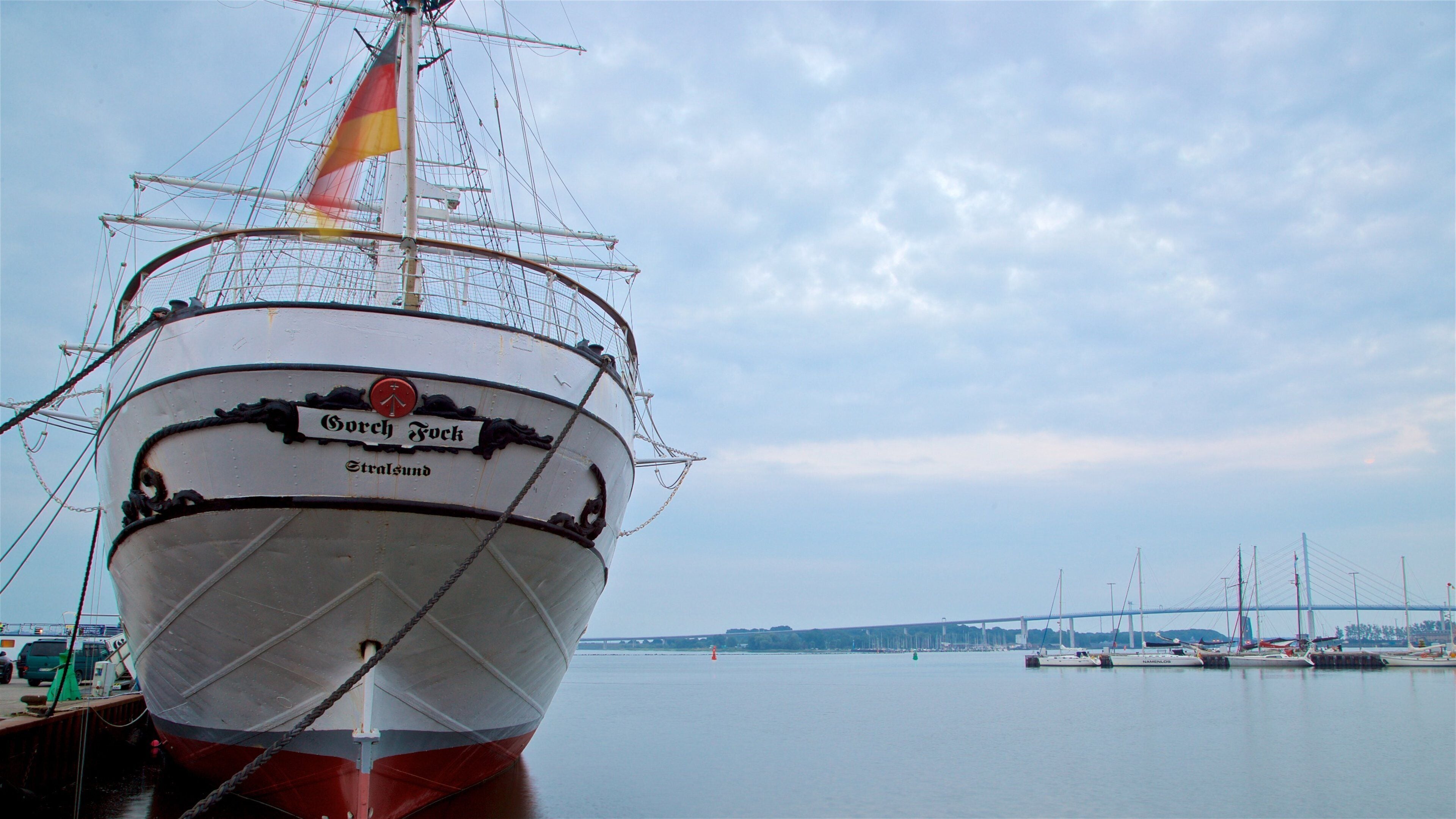 Gorch Fock 1 johon kuuluu lahti tai satama