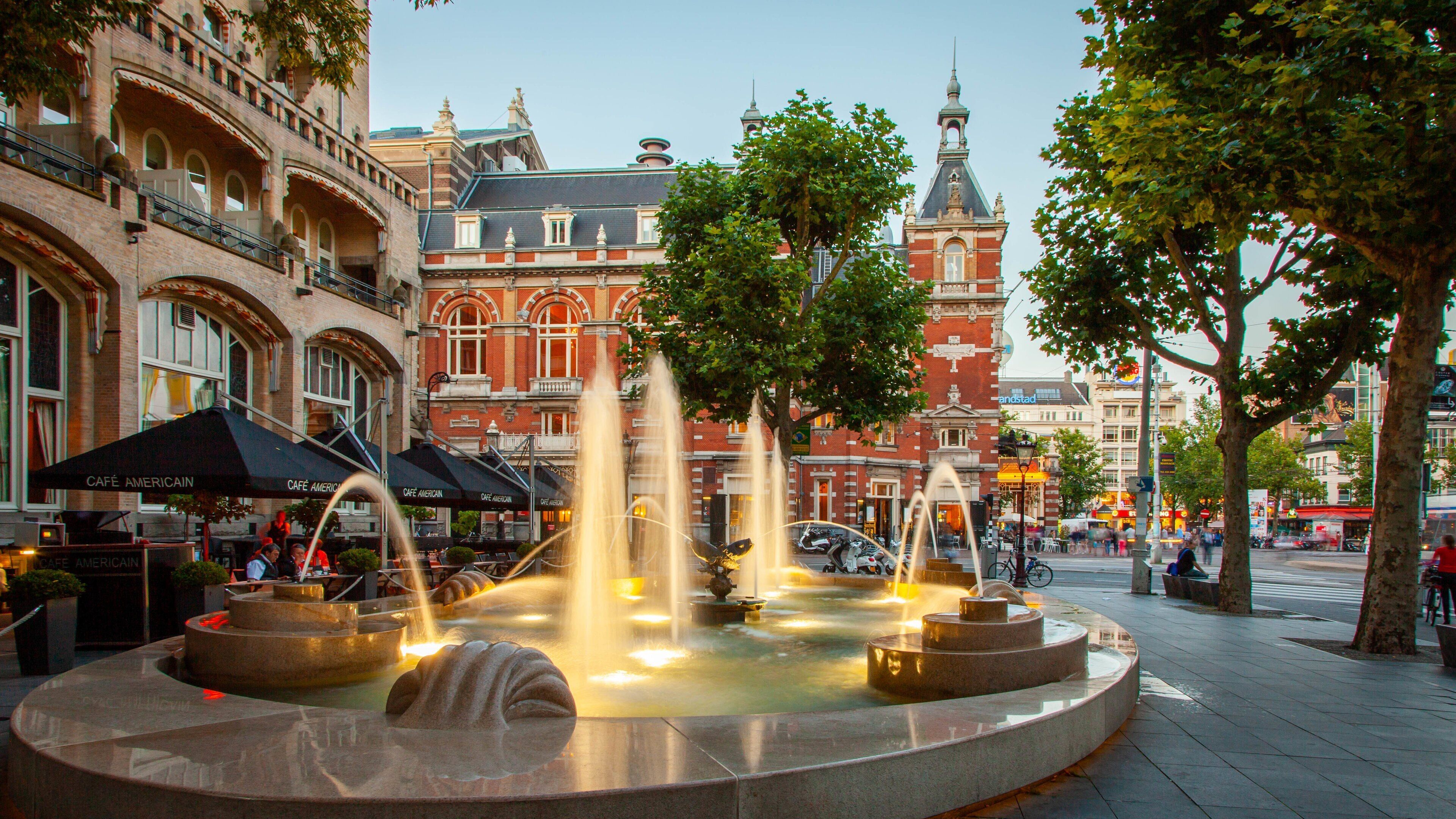 Amsterdam American Hotel showing a fountain
