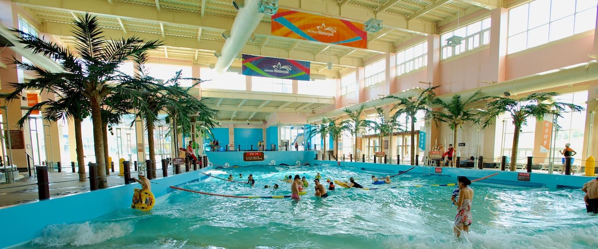 Sokcho featuring interior views, swimming and a pool