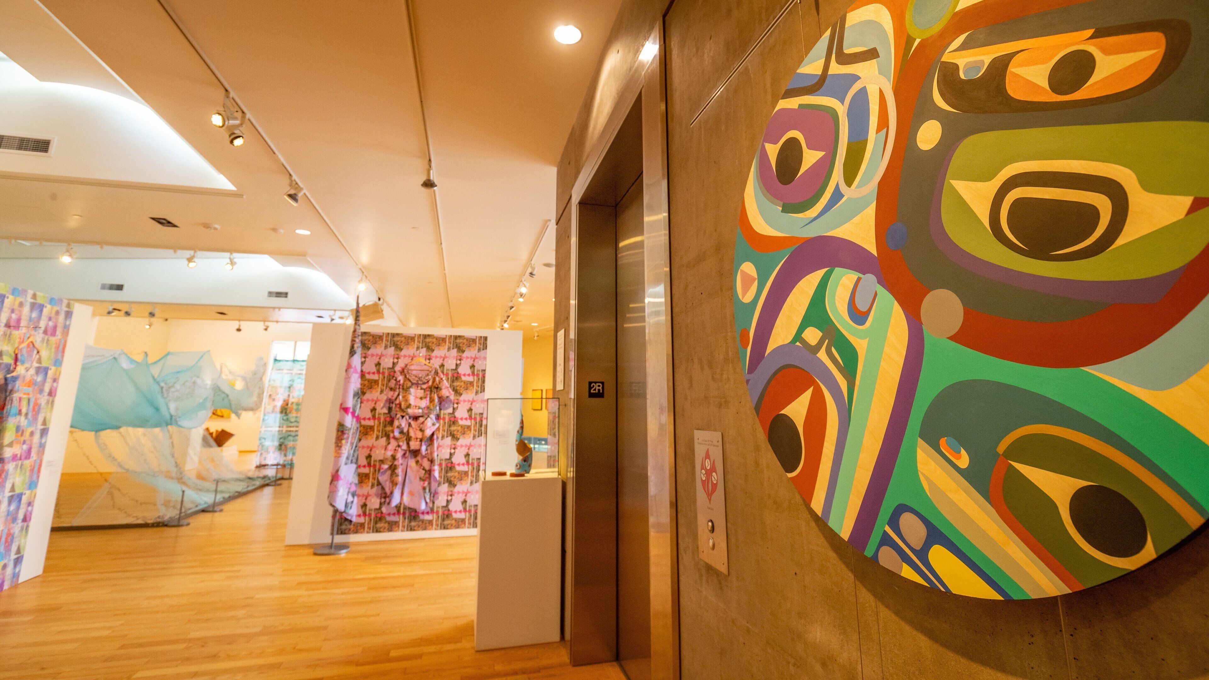 Bainbridge Island Museum of Art showing art and interior views