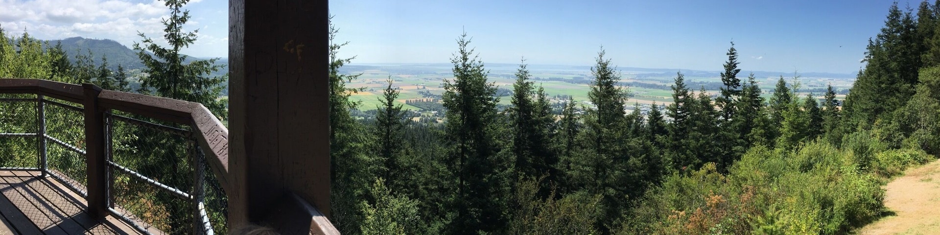 Panoramic of Little Mountain view point over Skagit Valley. Absolutely beautiful 🙏🏼☀️