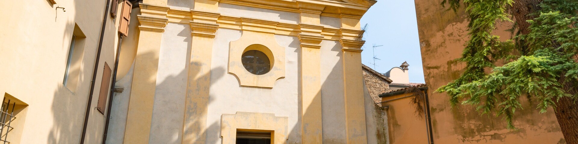 Church of Sant\'Eufemia showing a church or cathedral and heritage elements
