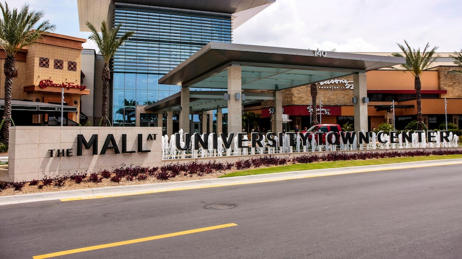 Mall at University Town Center (centre commercial)