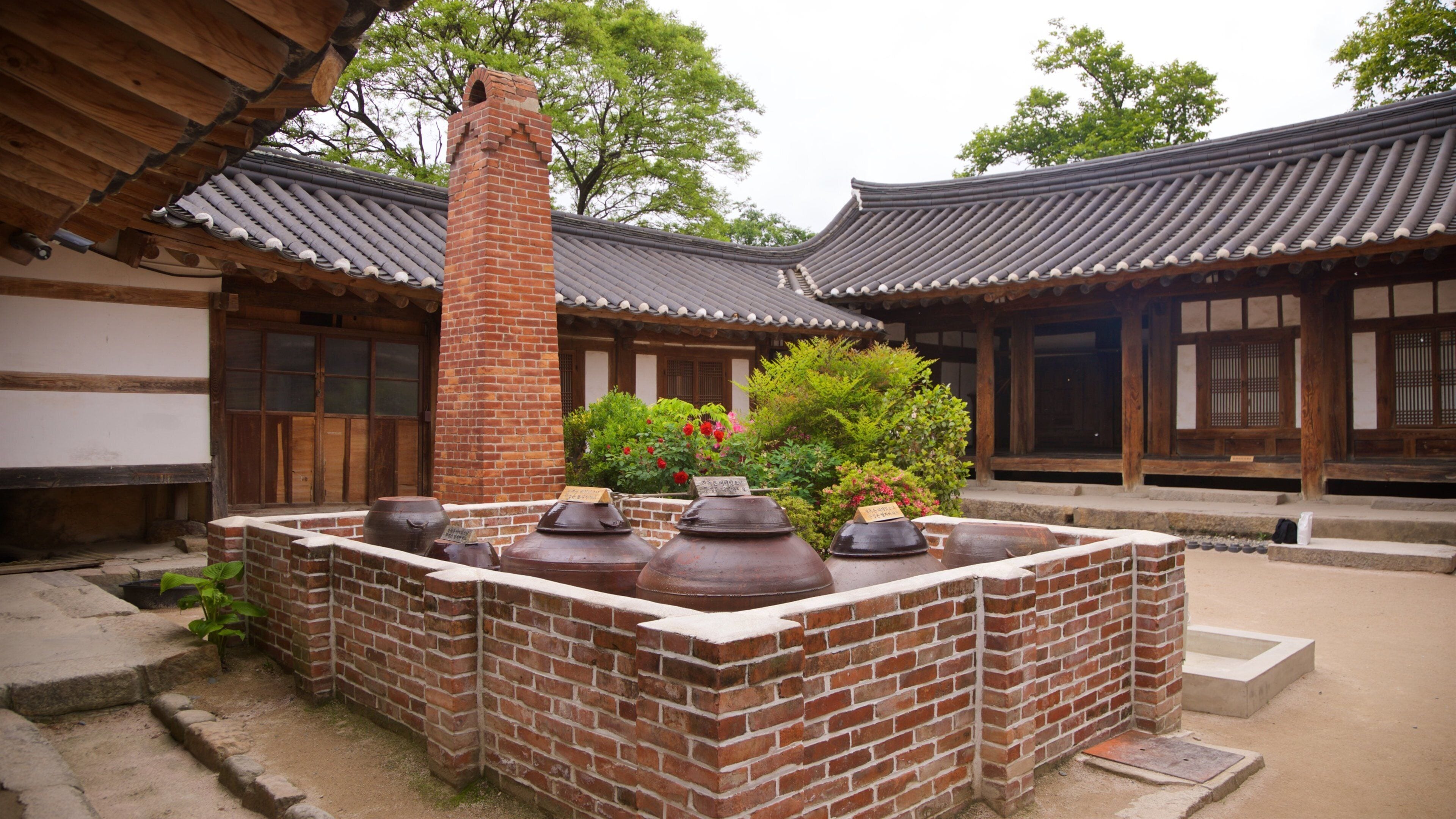 Gyeongju Gyochon Traditional Village which includes heritage elements