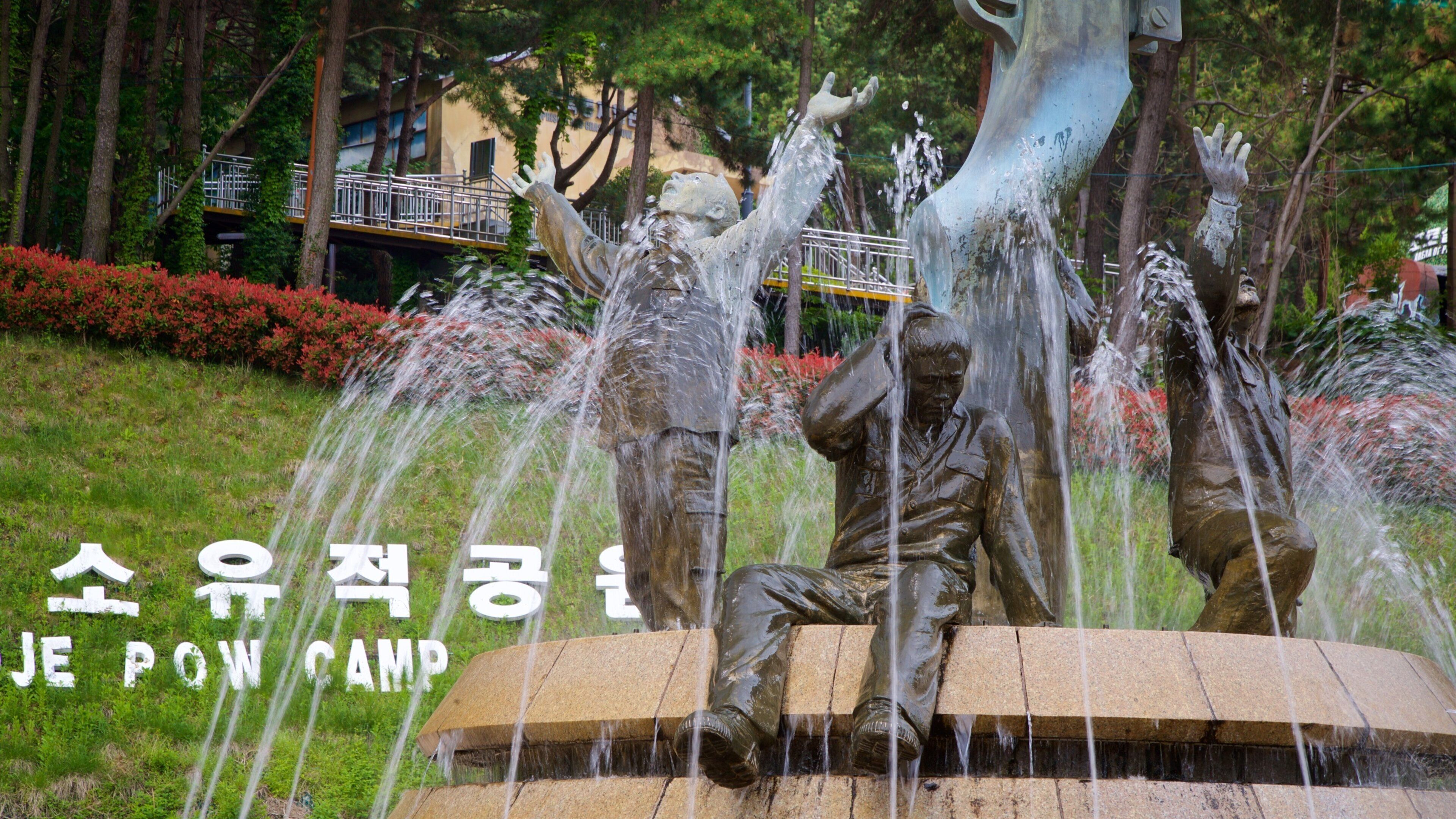 Geoje POW Camp which includes heritage elements, a park and a fountain