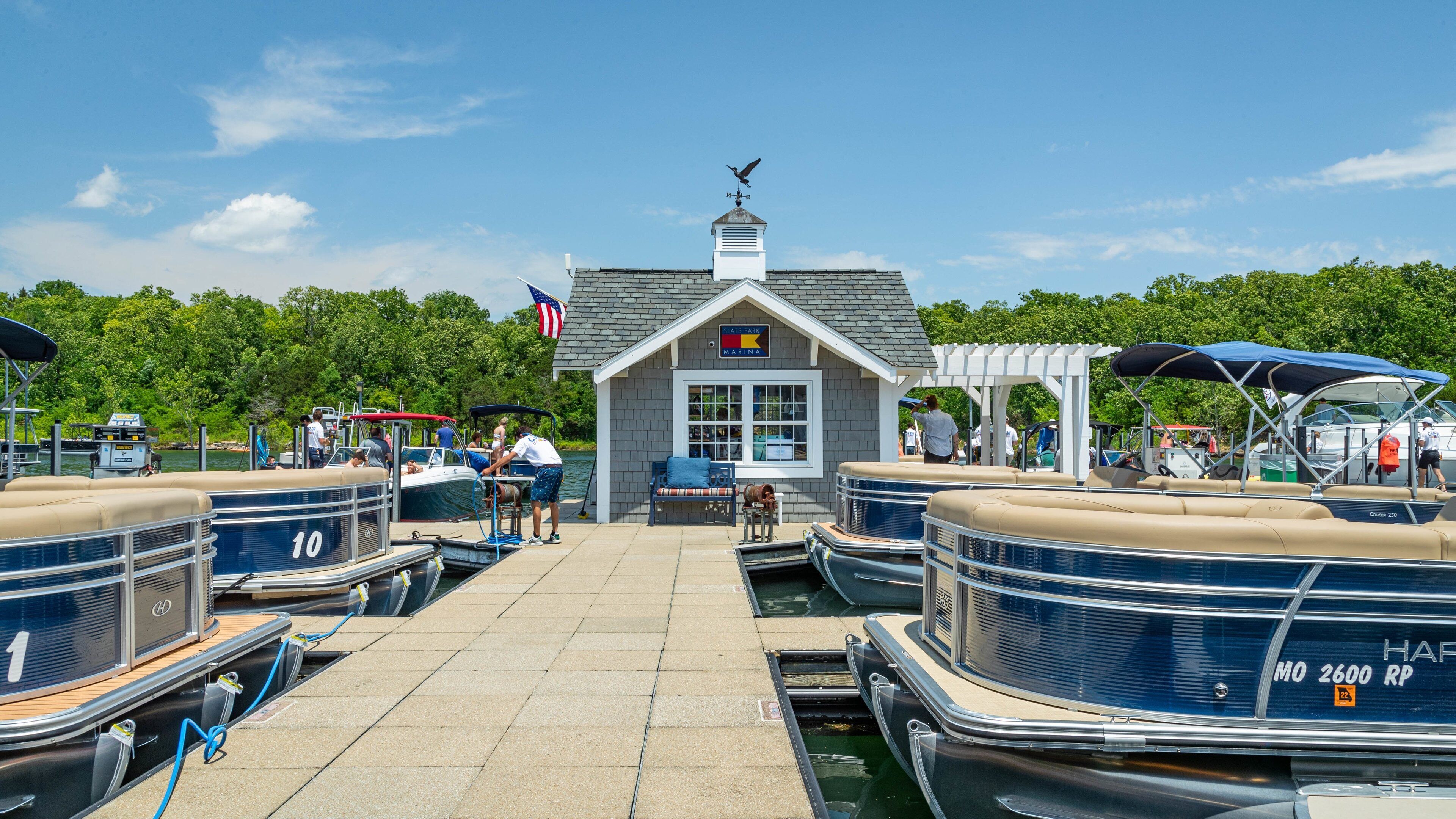 State Park Marina showing a bay or harbor