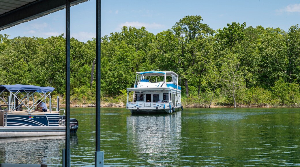 State Park Marina showing a bay or harbor and boating