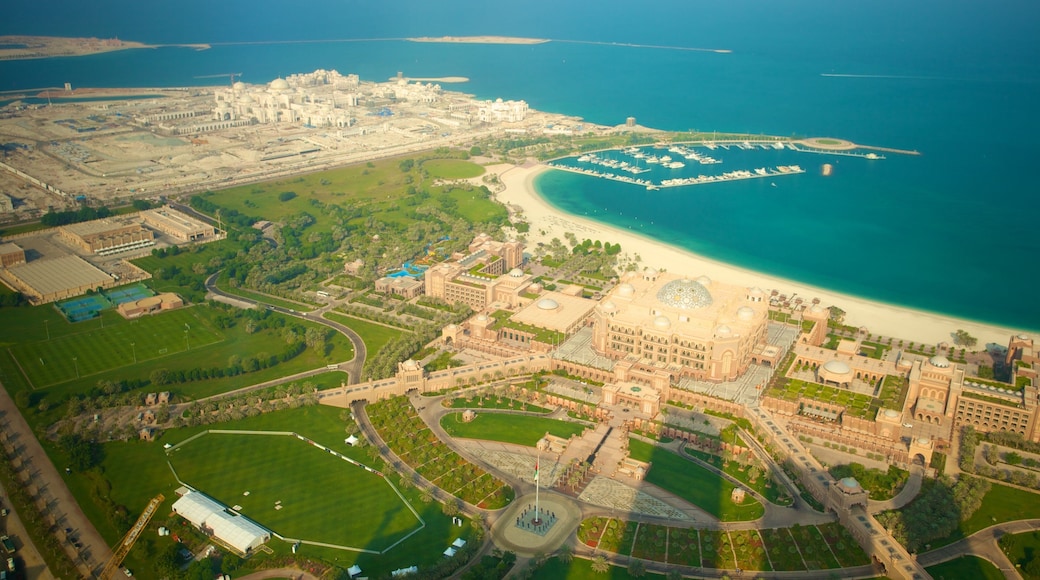 Abu Dhabi Emirate có tính năng cảnh bờ biển và thành phố