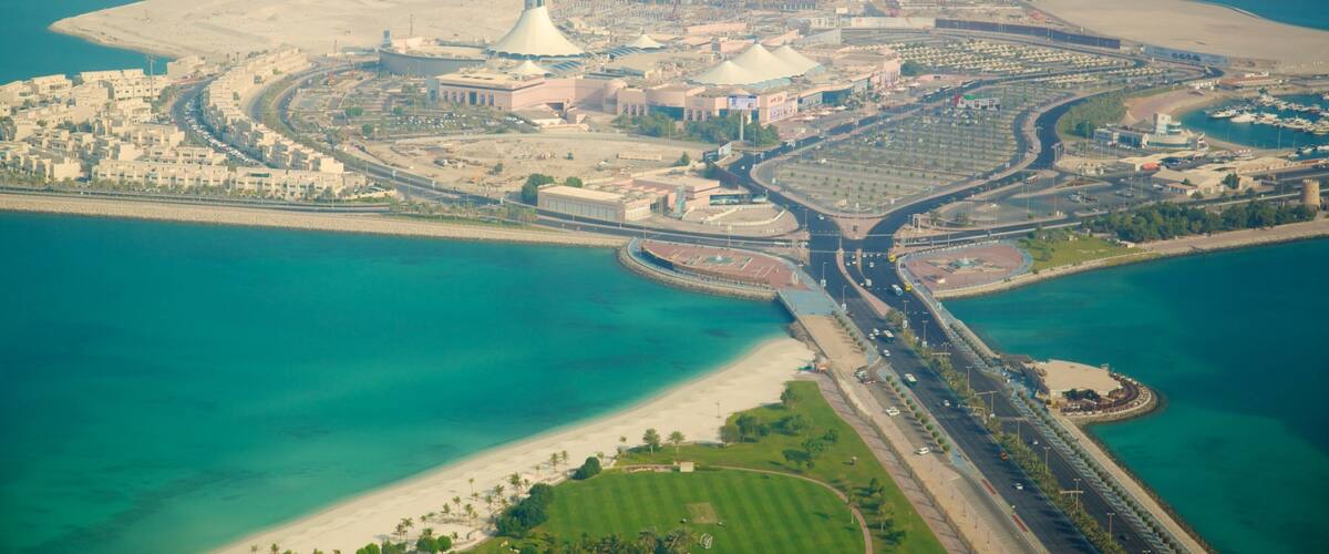 Emirat Abu Dhabi welches beinhaltet Stadt und Küstenort