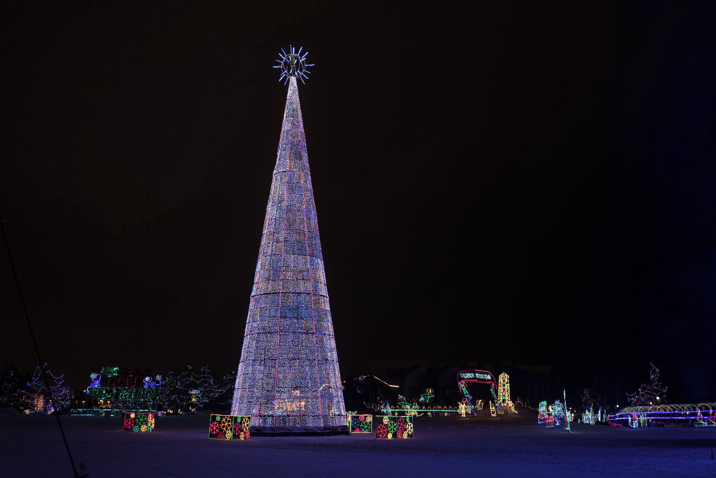 Bentleyville, awesome display of outdoor Christmas lights each winter in Duluth, MN