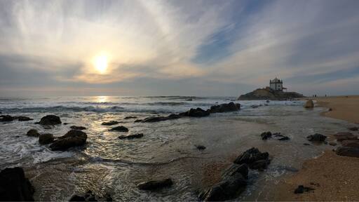 Chapel on a rock.
#BeachTips
Vila Nova de Gaia
Portugal