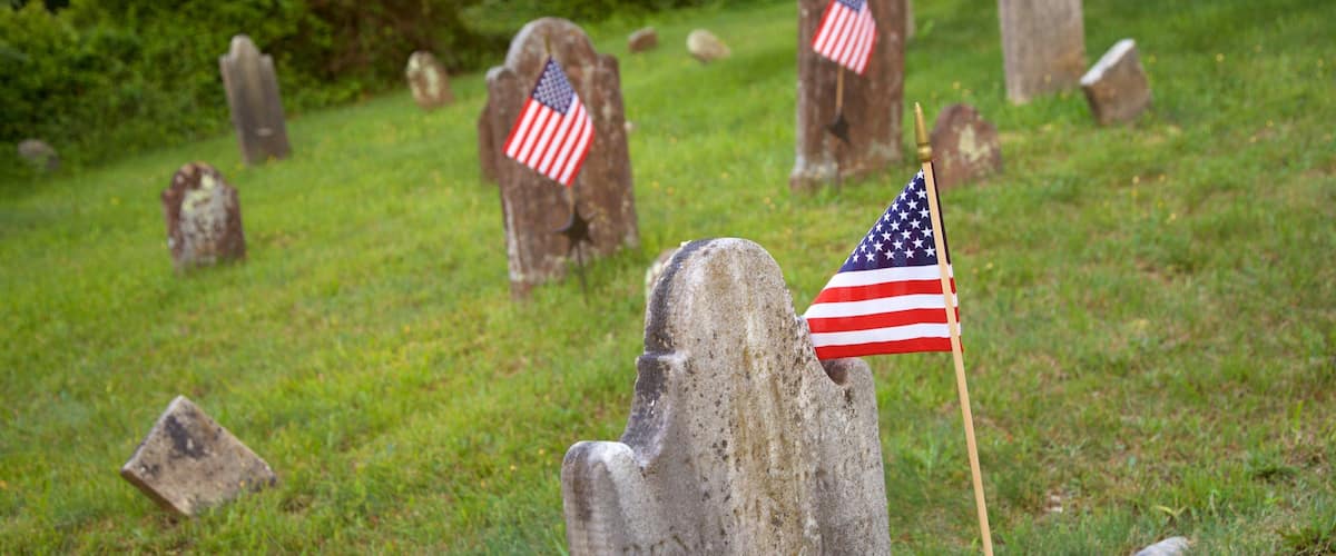Sag Harbor Old Burying Ground showing a cemetery