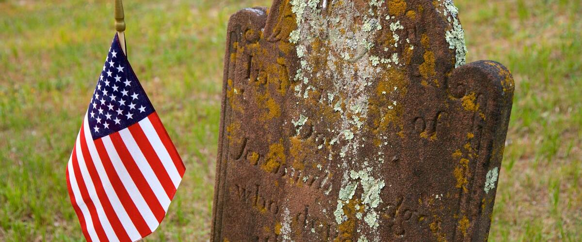 Sag Harbor Old Burying Ground showing a cemetery