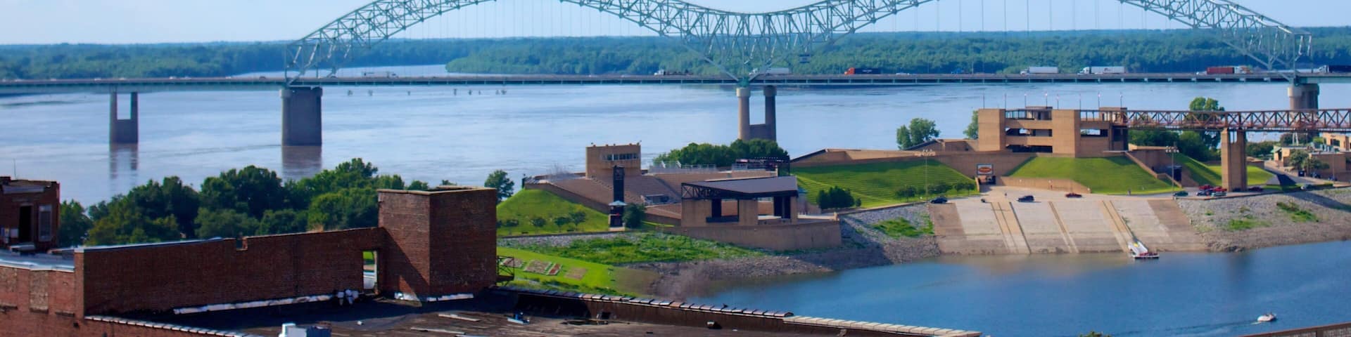 Memphis mostrando un río o arroyo y un puente