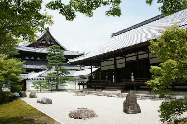 KyĆto mettant en vedette temple ou lieu de culte, aspects religieux et parc