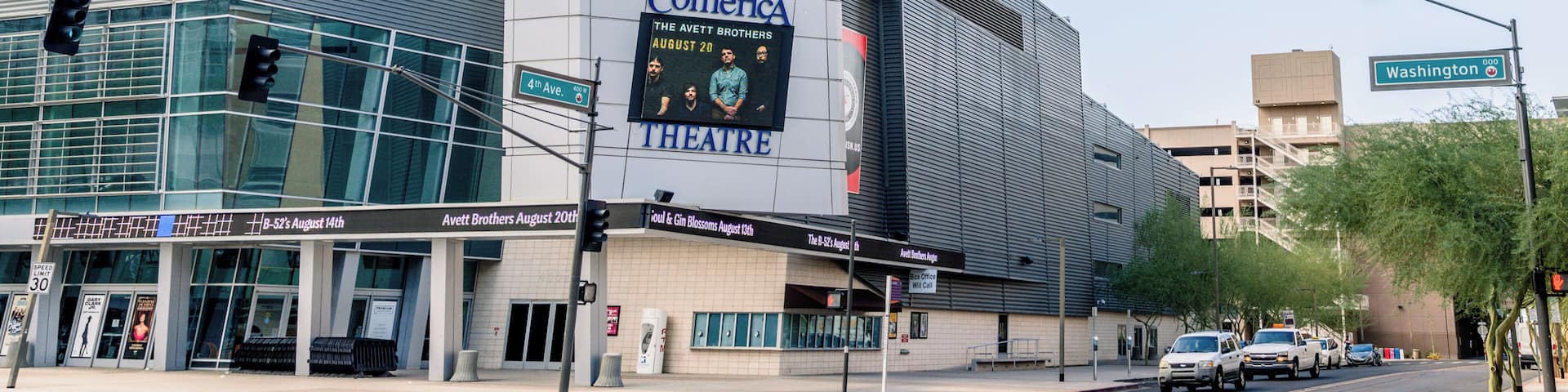 Phoenix_ComericaTheatre_553248621555612481_04