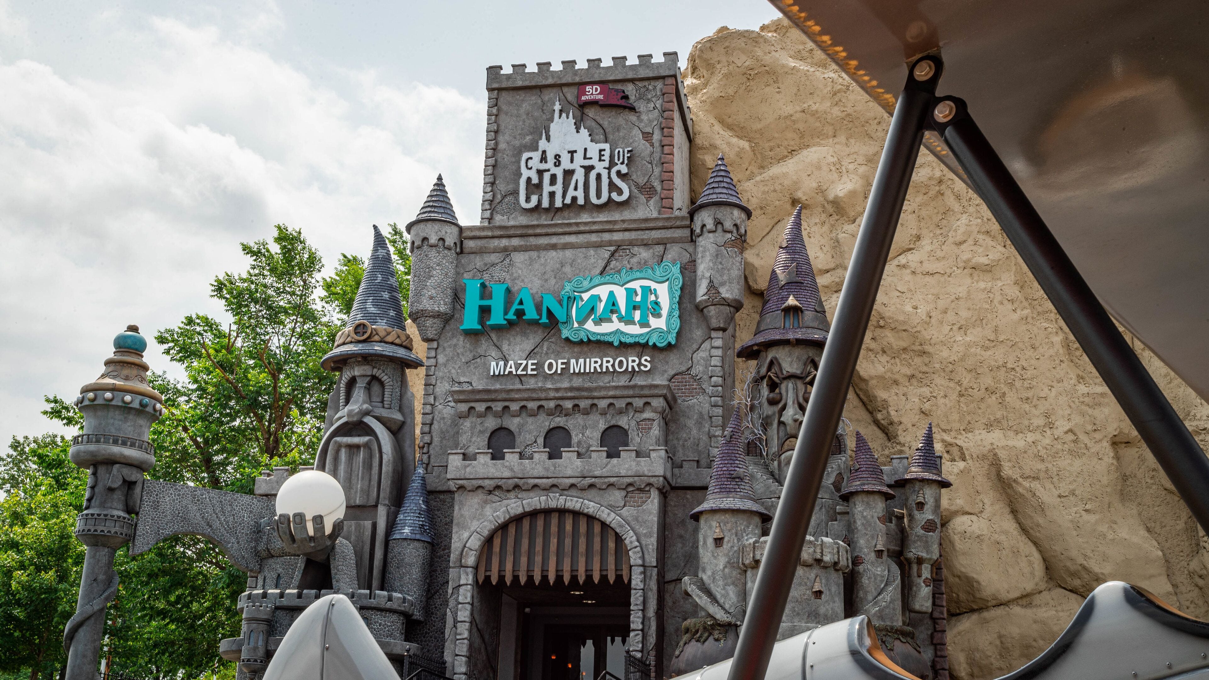 Hannah\'s Maze of Mirrors