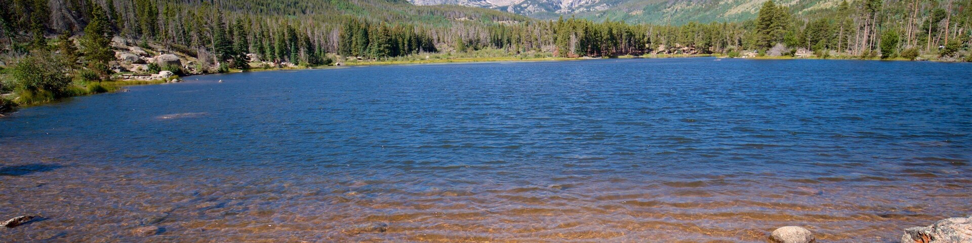 Estes Park showing a lake or waterhole