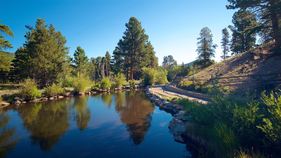 Sprague Lake toont een meer of poel