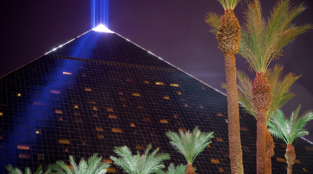 Casino at Luxor Las Vegas showing night scenes and a casino