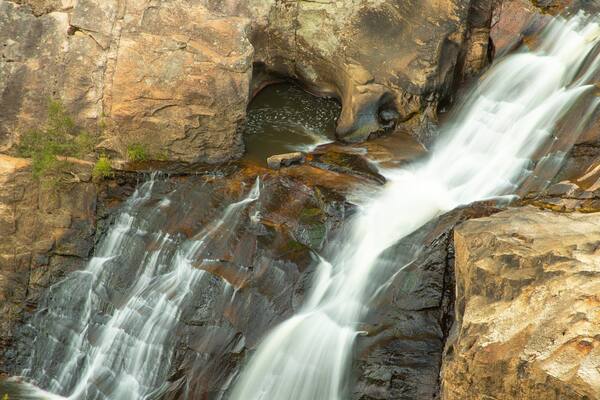 Woolshed Falls showing a waterfall and a river or creek