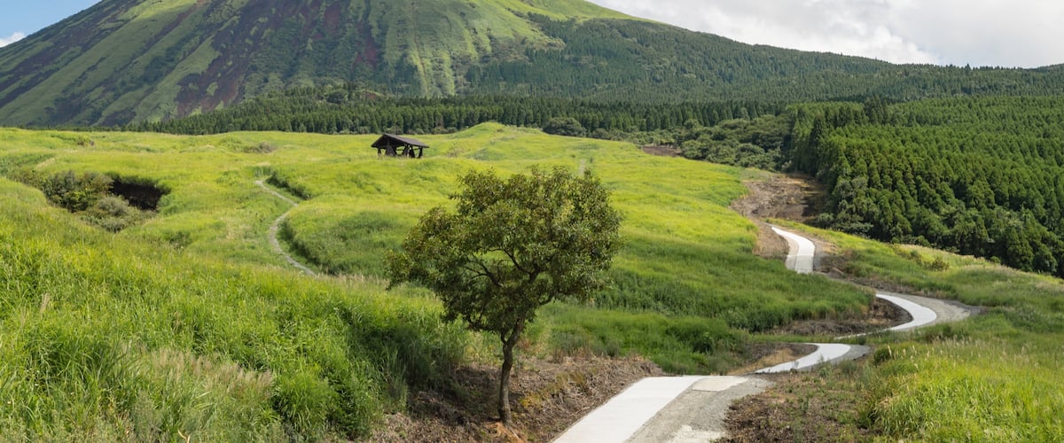 Mount Aso showing mountains, tranquil scenes and landscape views