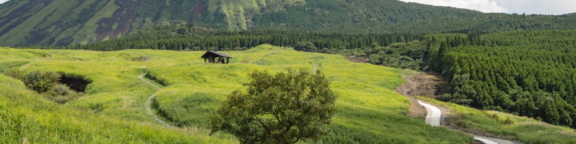 Mount Aso showing mountains, tranquil scenes and landscape views