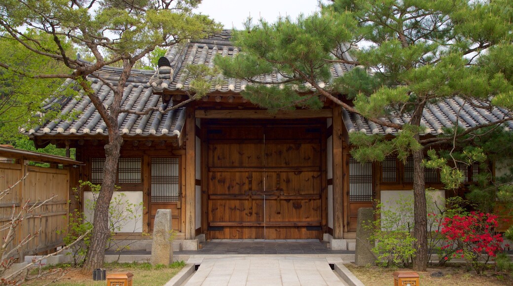 Korea Furniture Museum featuring heritage elements