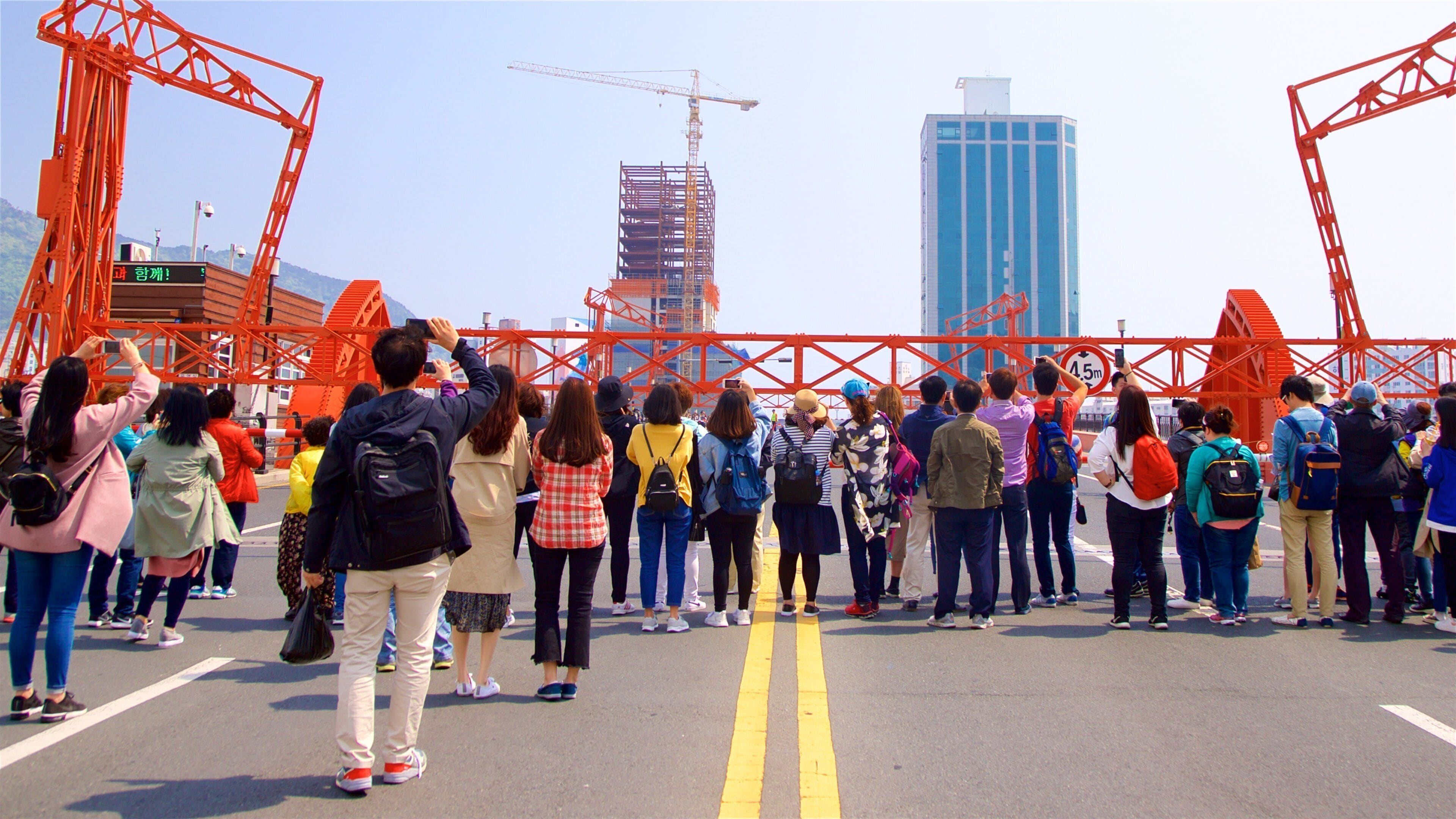 영도대교 이 포함 도시 뿐만 아니라 소규모 사람들
