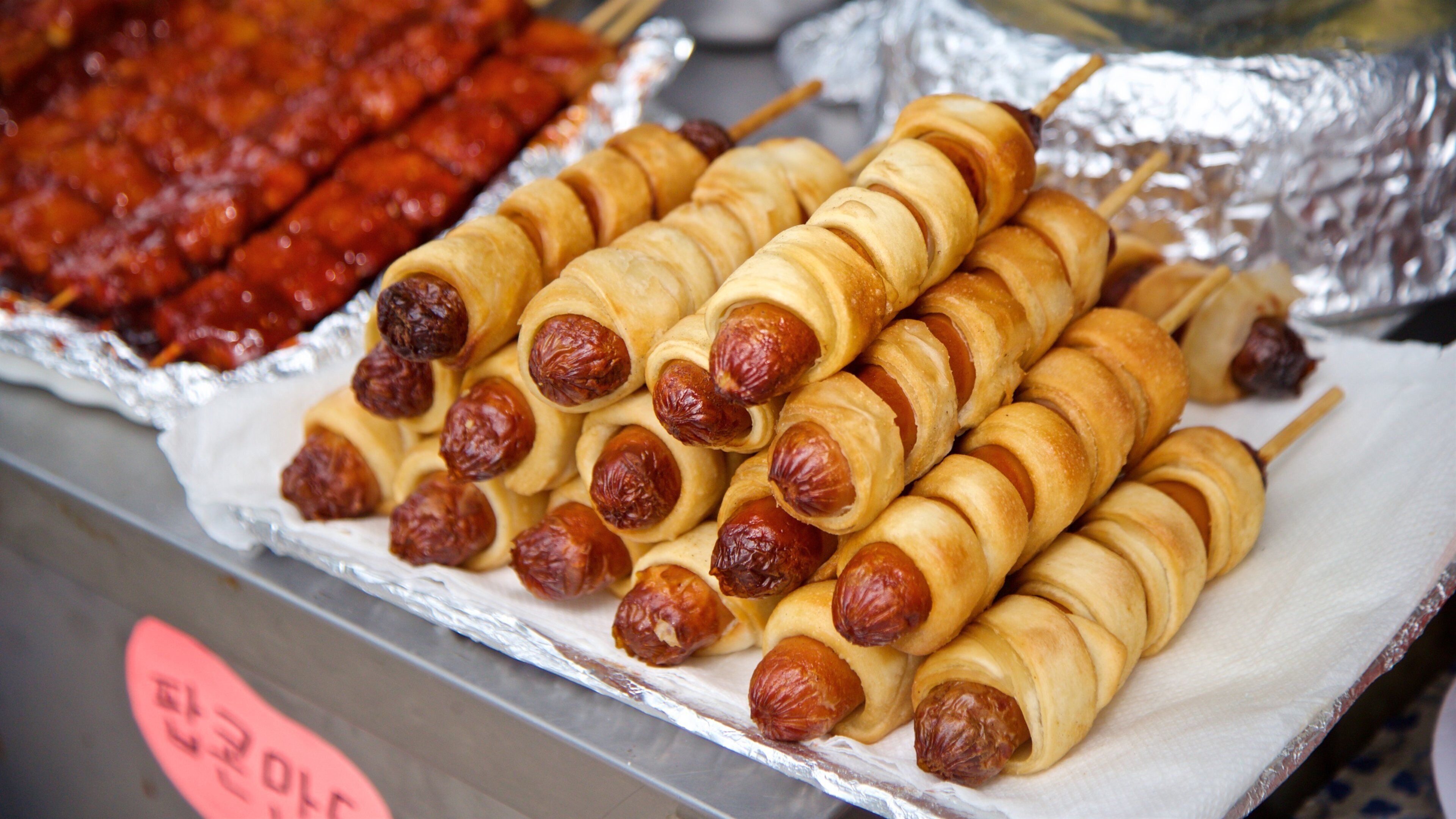 Yeouido Hangang Park featuring markets and food