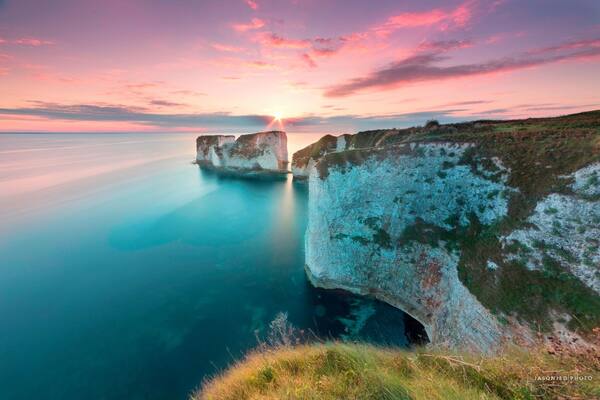 Breathtaking panoramic views on top of white chalk cliffs, Old Harry's Rocks stand out into the English Channel. These were once a land bridge between the Isle of Wight and England.
I'll soon be going to visit the other side of the remains of the land bridge, " The Needles "- stay tuned to see the adventures from that exploration :)
