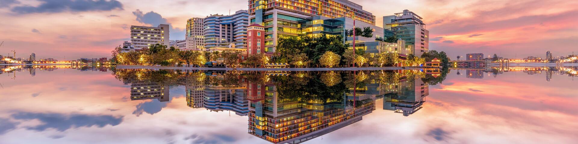 The Siriraj Hospital in Bangkok at Sunset