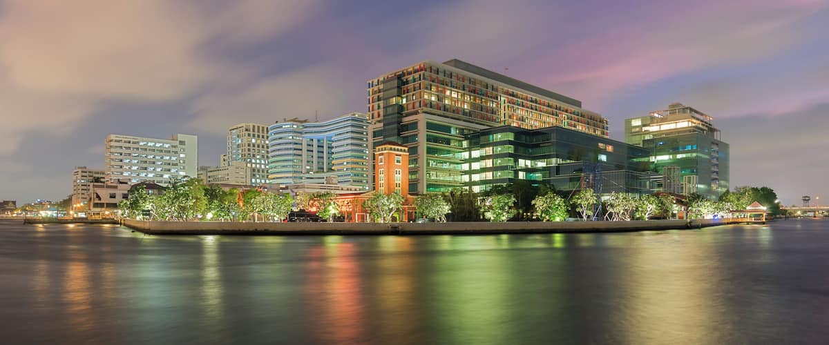 Modern Building Siriraj Hospital