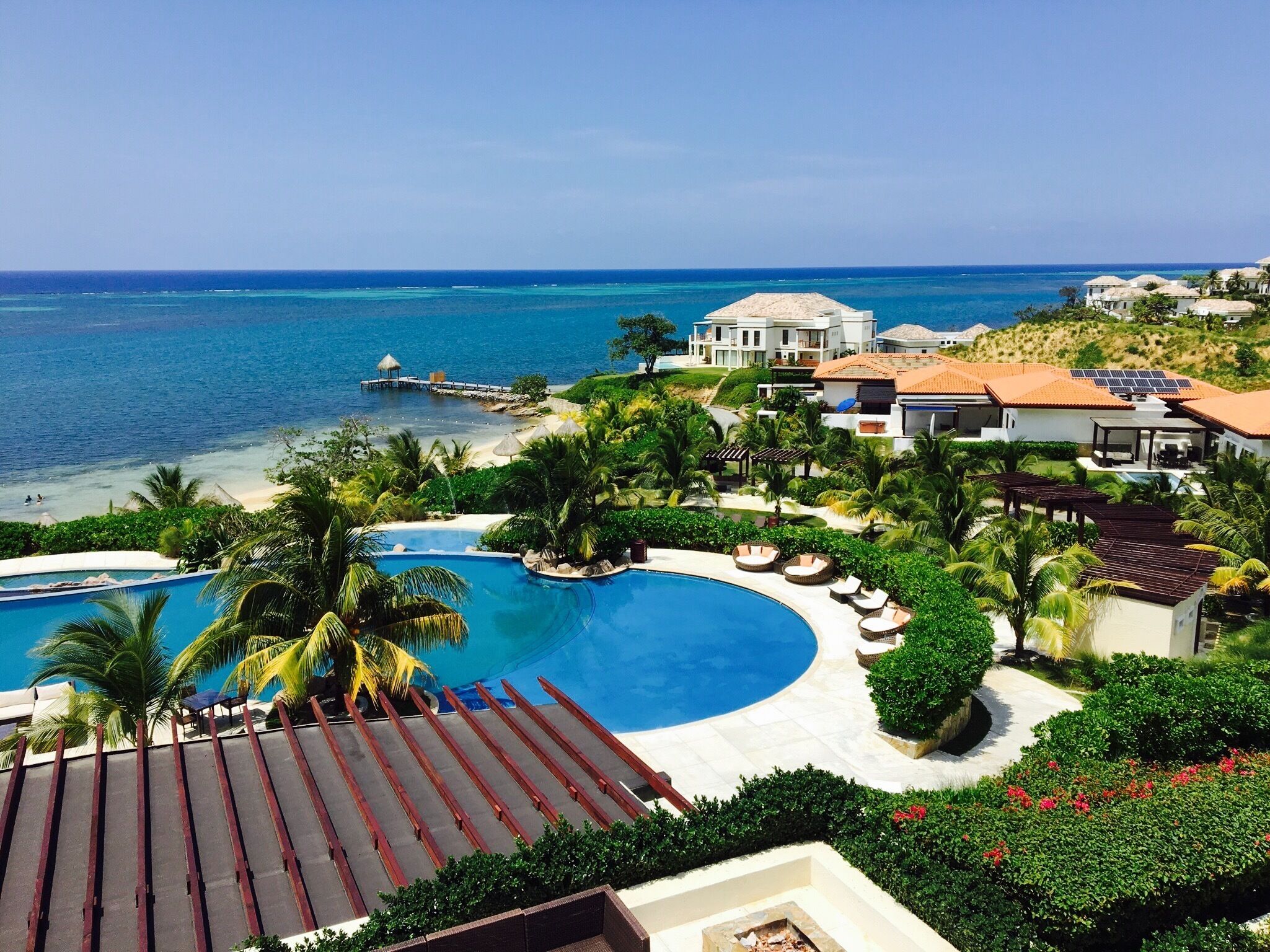 Hidden gem off the coast of Honduras! #beachlife #LifeAtExpedia #caribbeanisland #2016trips