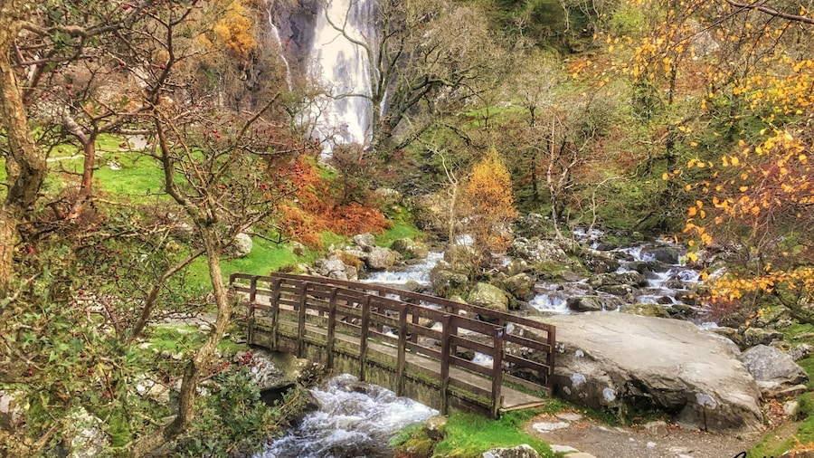 Aber Falls, North Wales, England - no matter how many times comes to this beautiful place, it’s alway soo stunning beautiful #england #nationalpark #nature #hiking #red #travel #mountains