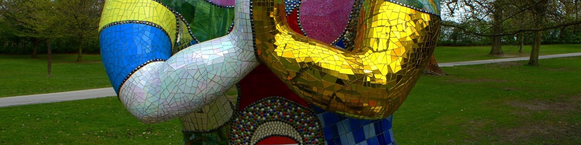 Henry Moore donated many of his sculptures to help set up this wonderful space, in acres of open space, a good day out that mixes the open air and large scale art