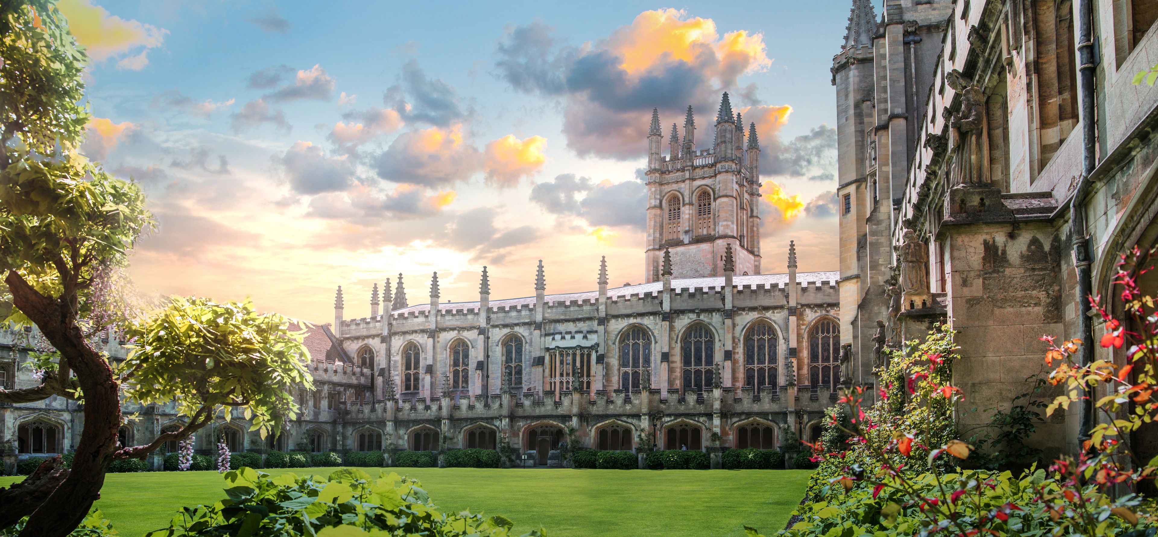 Beautiful sunset in Oxford, UK. Oxford university buildings, old college